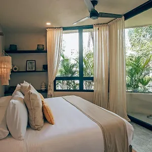 https://round-luxury-villa-private-pool-soona-8a.quintano-roohotels.com